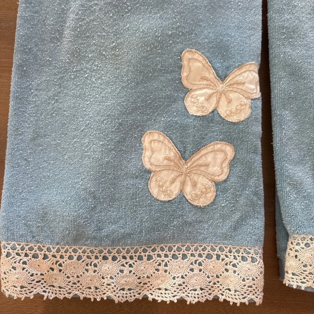 2 Avanti Bath Towel Blue Butterflies vintage Embellished 50x26 Cotton Set